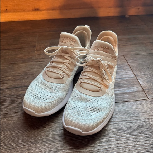 APL Women's Techloom Tracer! Ivory shimmer and tan! - Picture 3 of 5